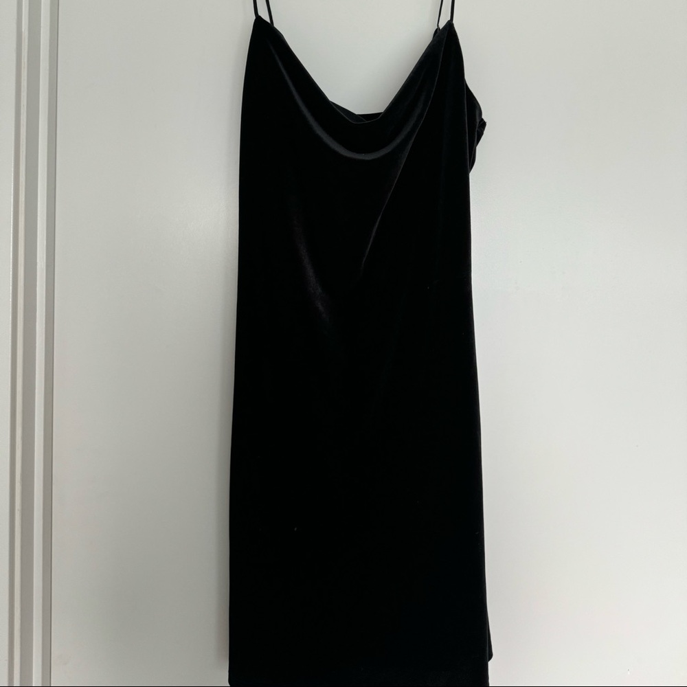 Little black dress - Picture 3 of 3